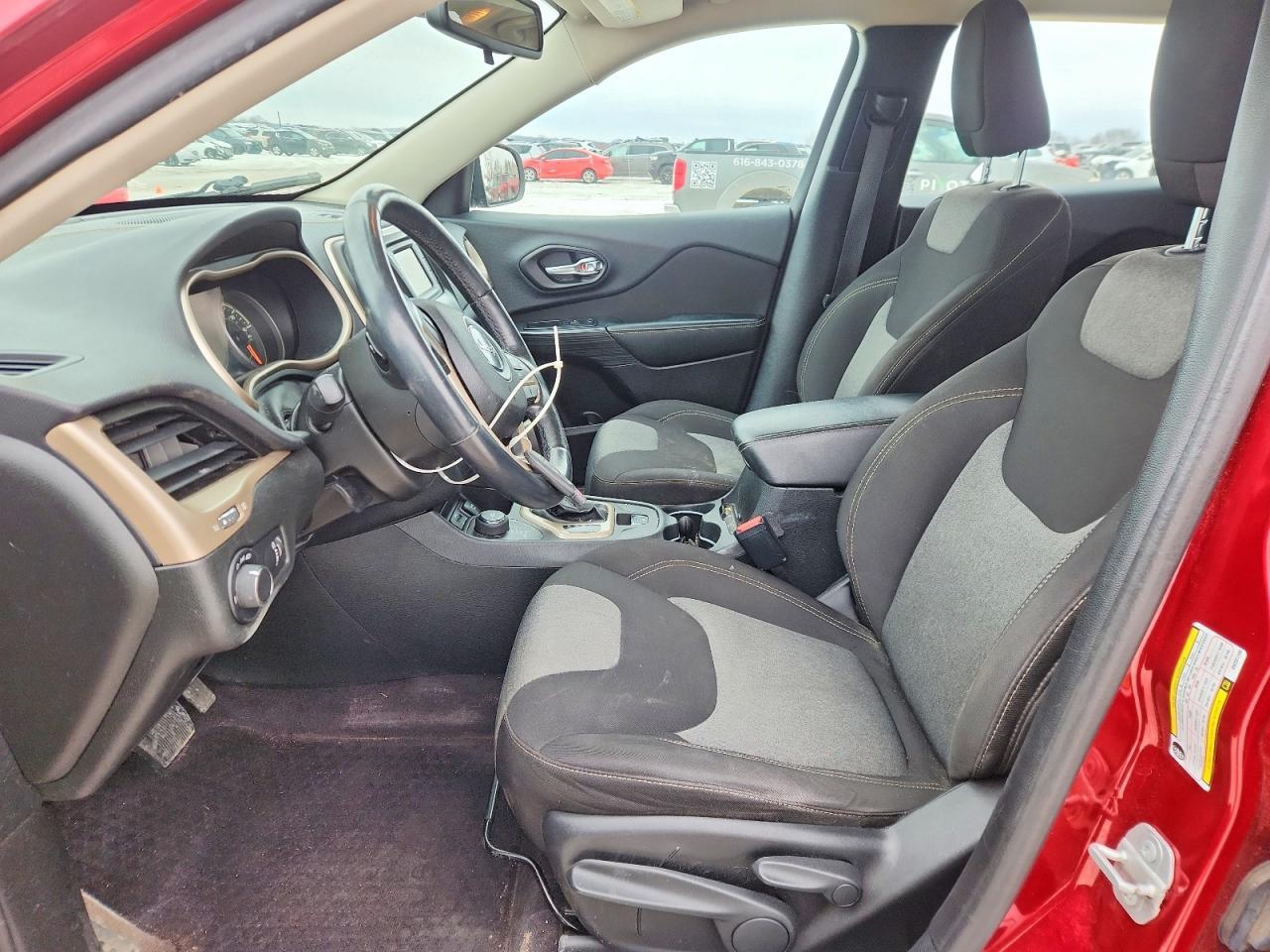 2016 Jeep Cherokee Sport - zdjęcie 7