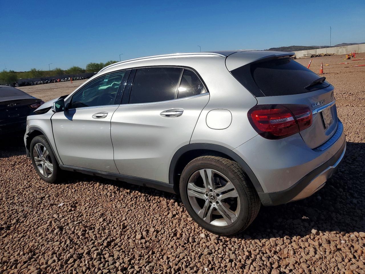 2018 Mercedes-Benz Gla 250 - zdjęcie 2