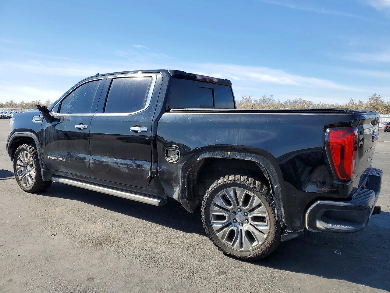 2020 GMC Sierra K1500 Denali - zdjęcie 2