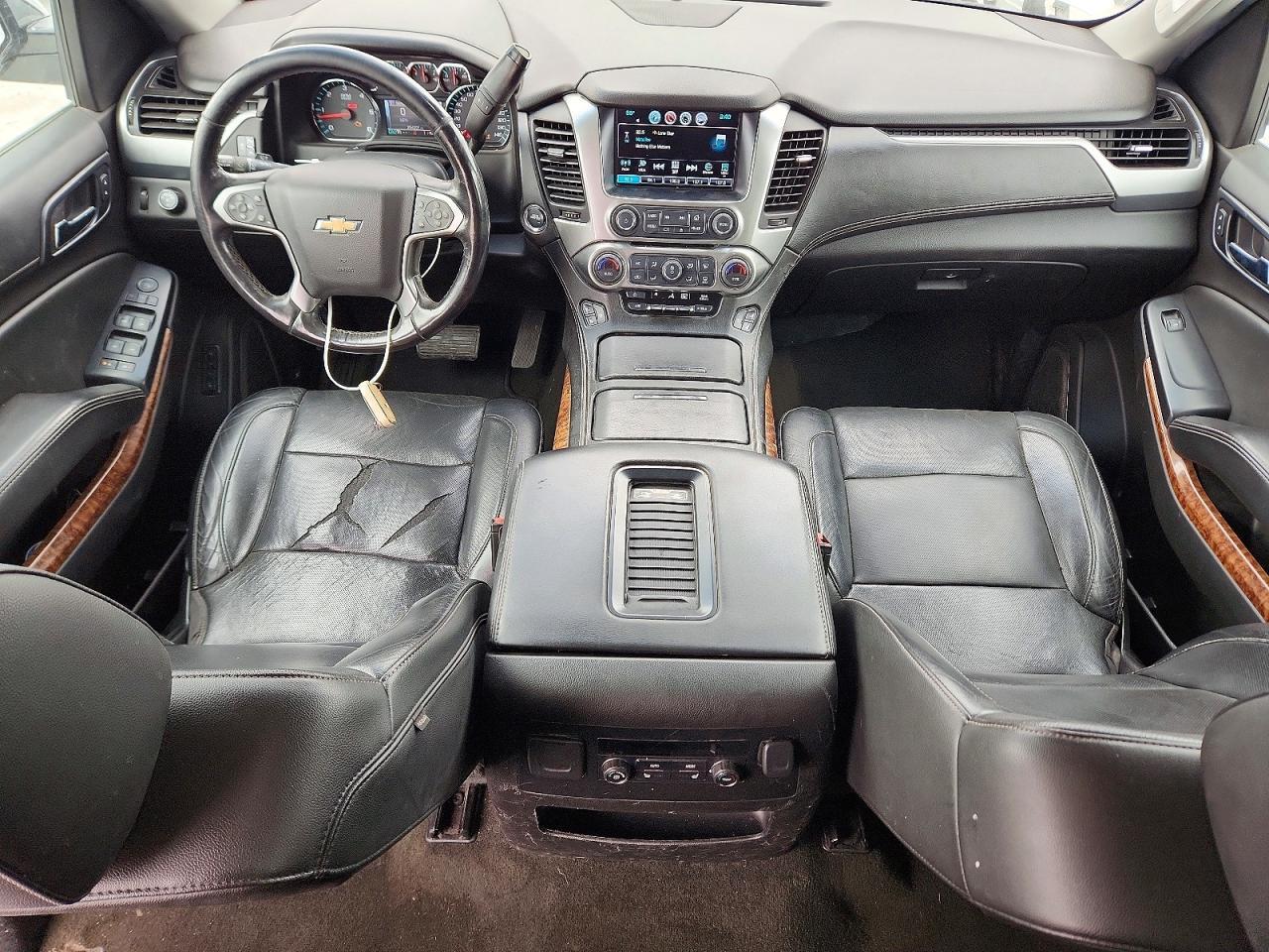 2017 Chevrolet Suburban C1500 Premier - zdjęcie 8