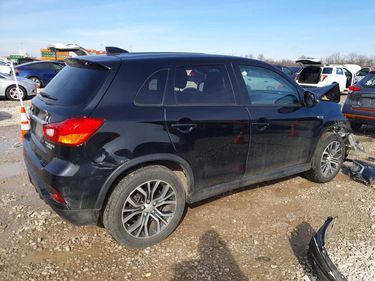 2019 Mitsubishi Outlander Sport Es - zdjęcie 3