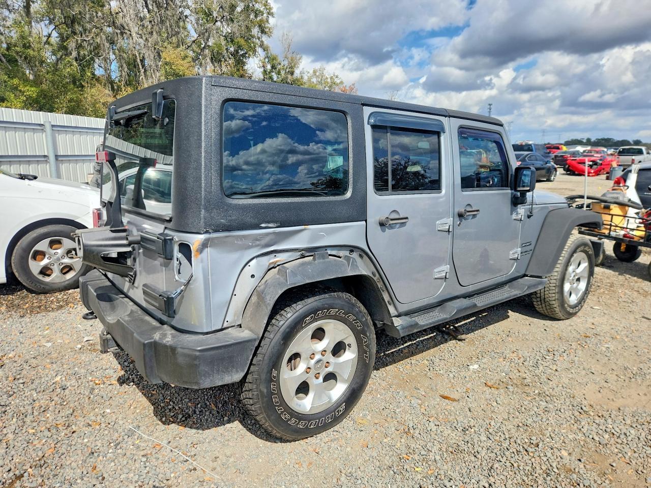 2014 Jeep Wrangler Unlimited Sport - zdjęcie 3