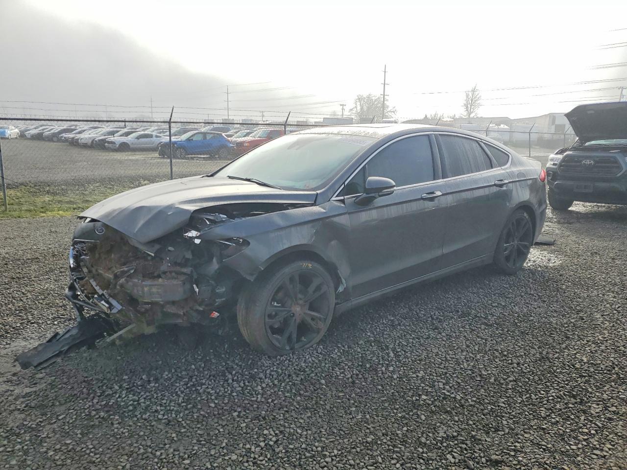 2020 Ford Fusion Titanium - zdjęcie główne