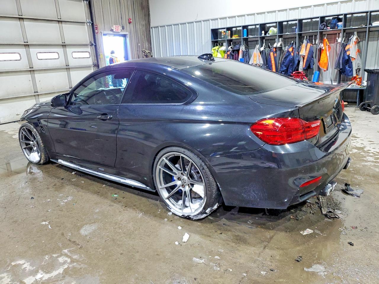 2017 BMW M4 - zdjęcie 2