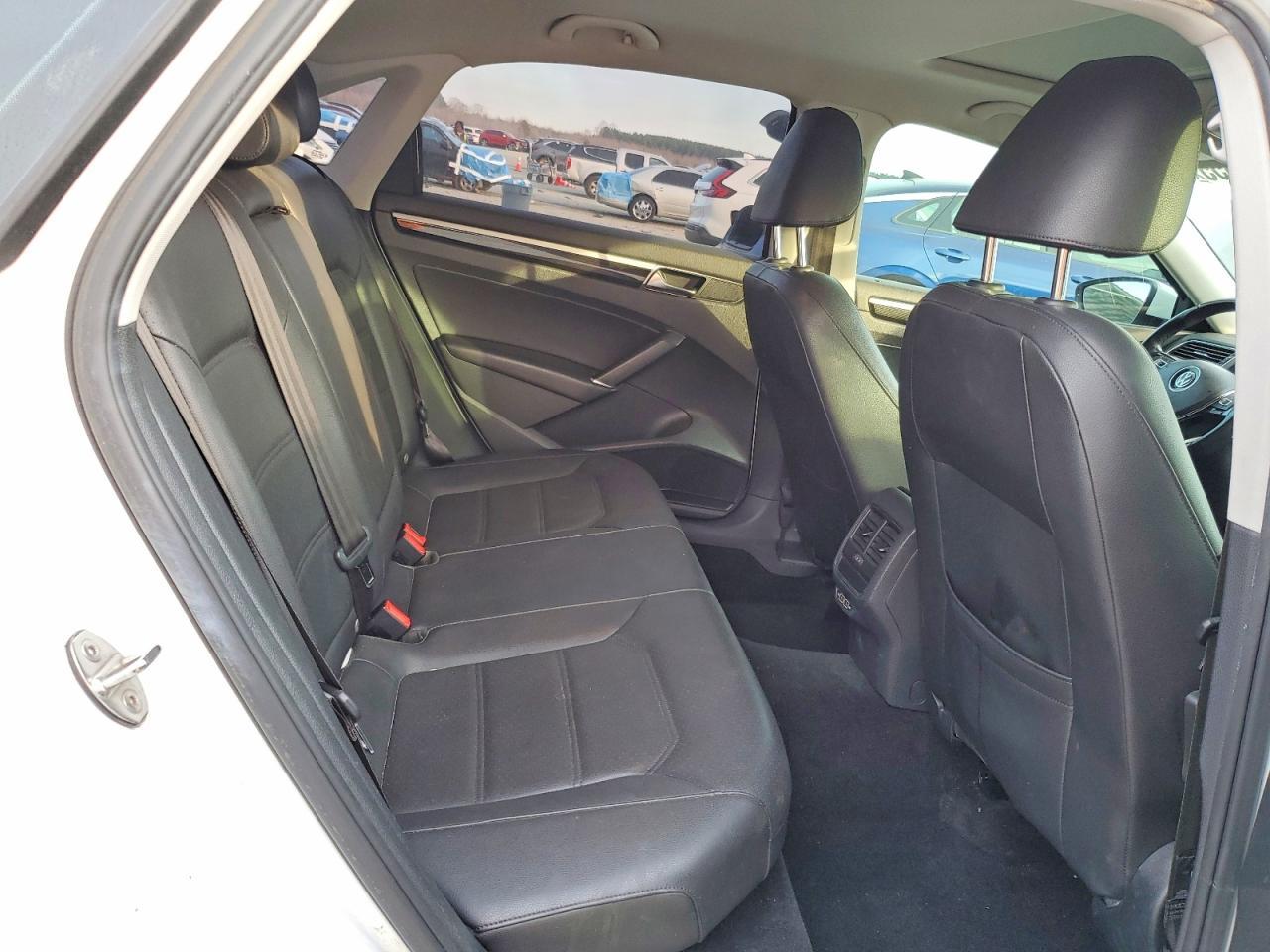 2019 Volkswagen Passat Se R-Line - zdjęcie 10