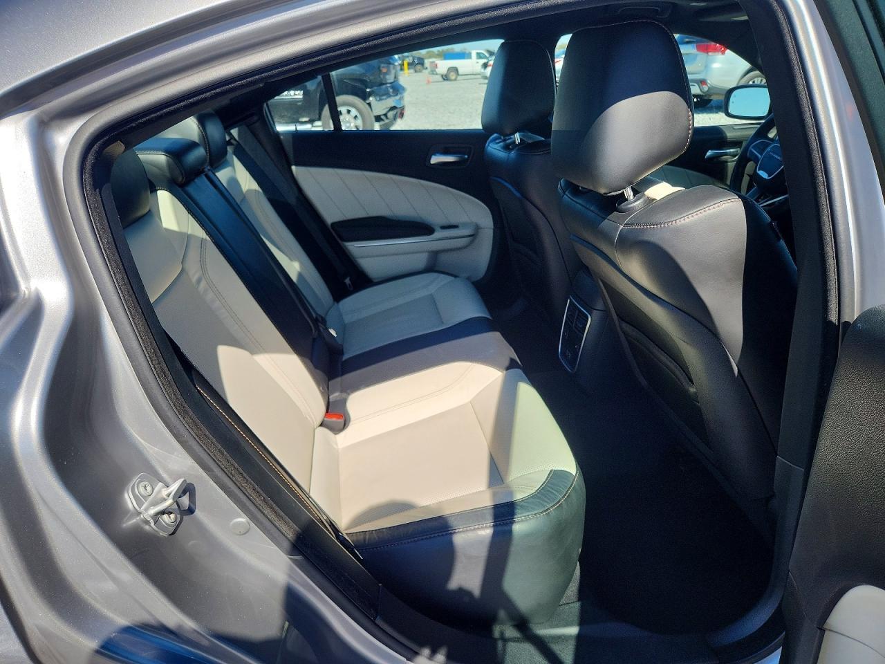 2017 Dodge Charger Sxt - zdjęcie 10