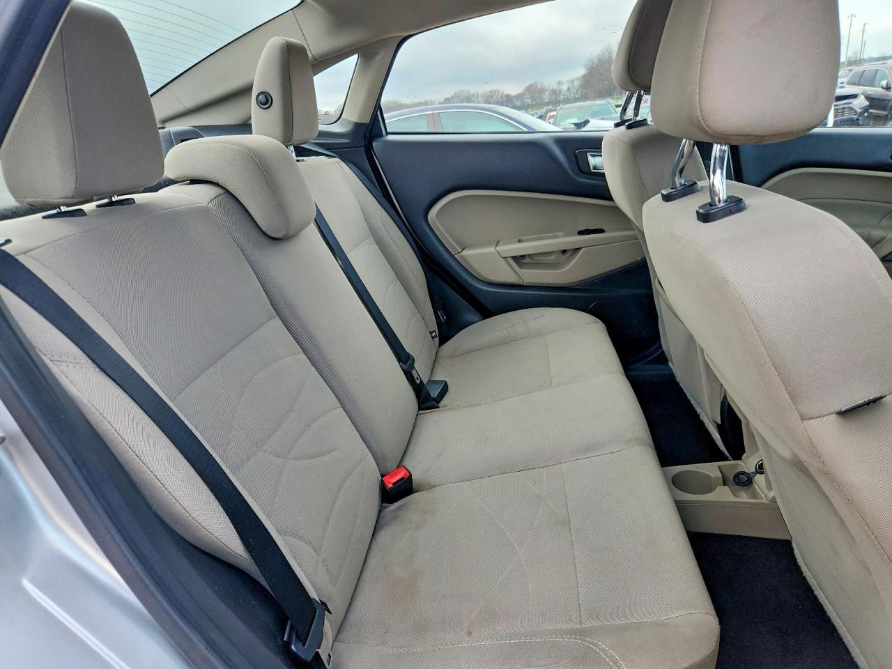 2016 Ford Fiesta Se - zdjęcie 10