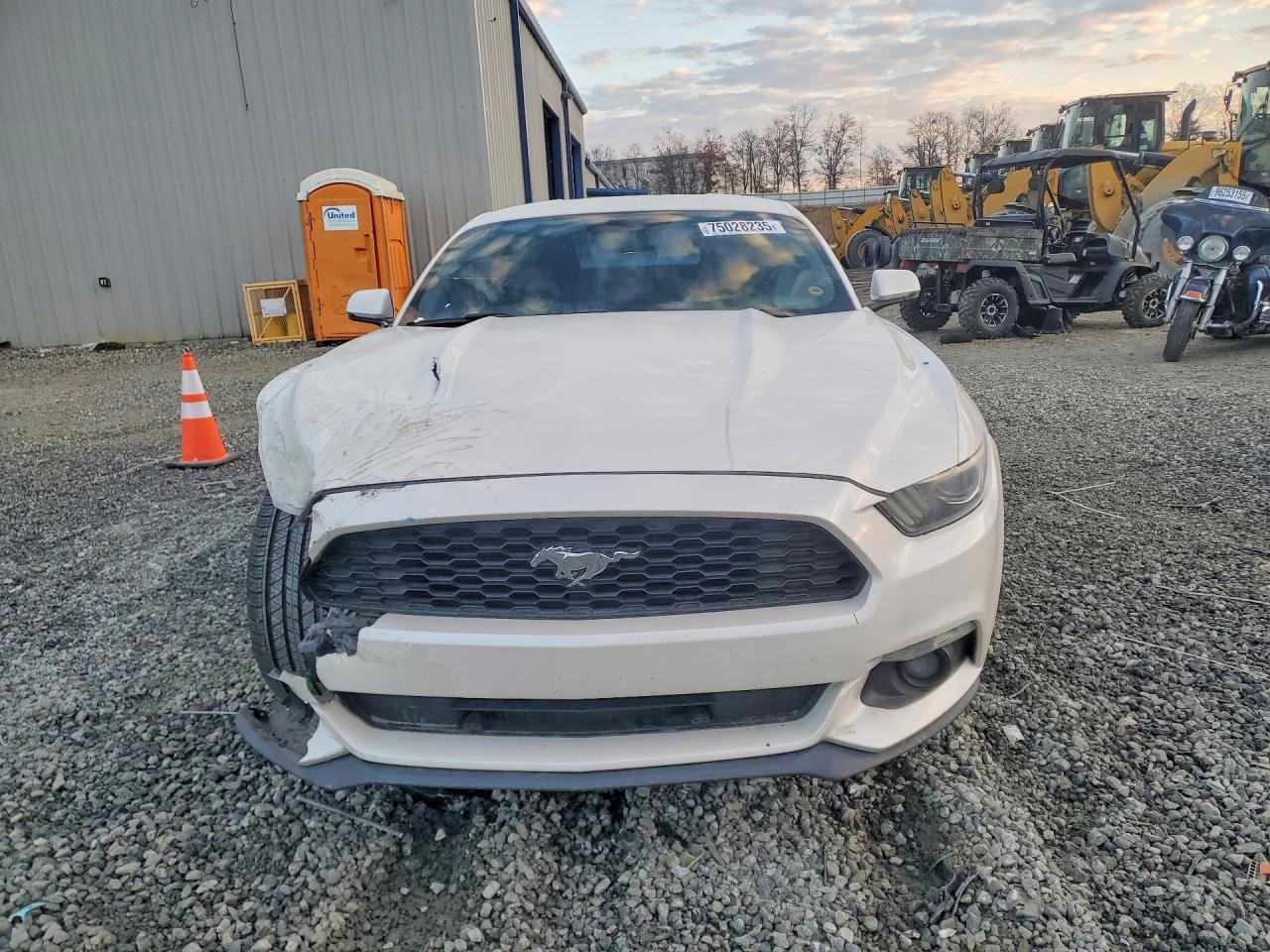 2017 Ford Mustang - zdjęcie 5