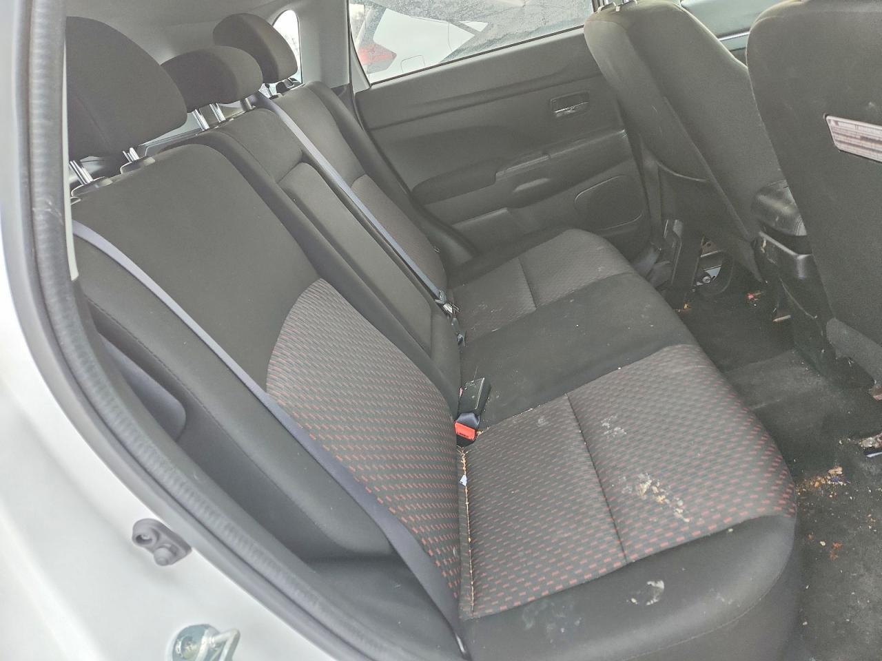 2018 Mitsubishi Outlander Sport Es - zdjęcie 11