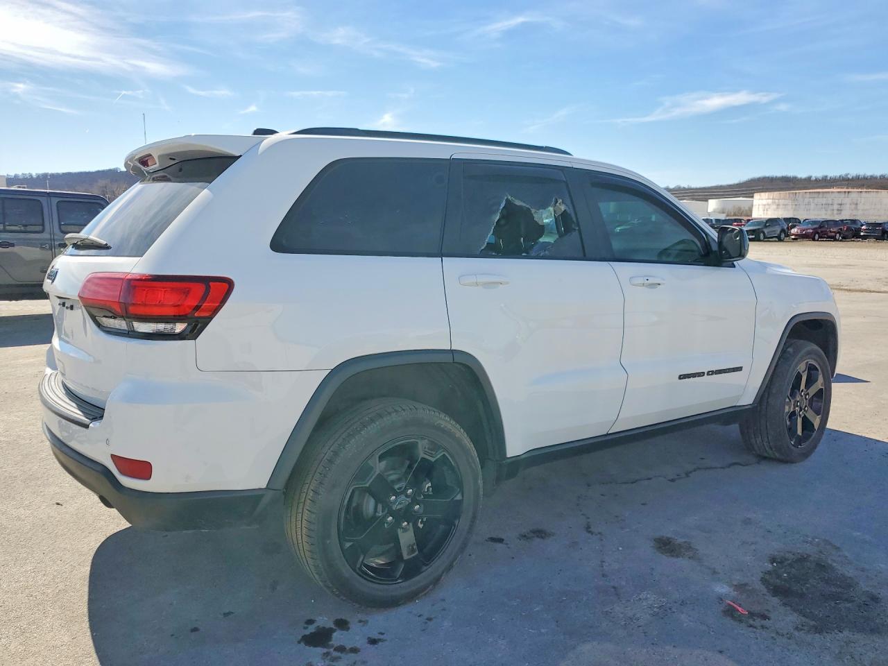 2018 Jeep Grand Cherokee Laredo - zdjęcie 3