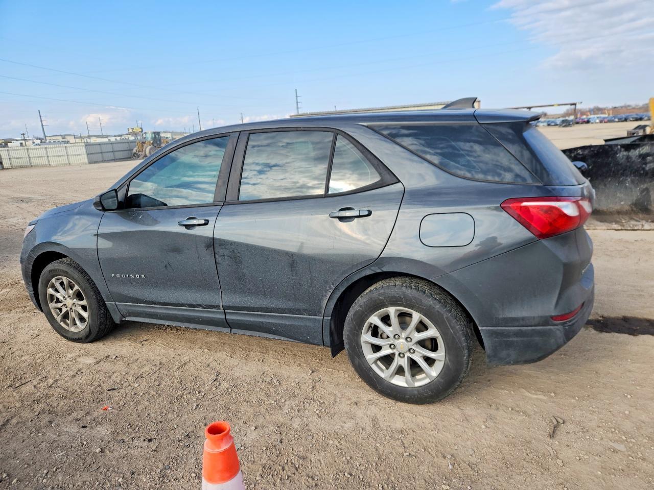 2020 Chevrolet Equinox Ls - zdjęcie 2