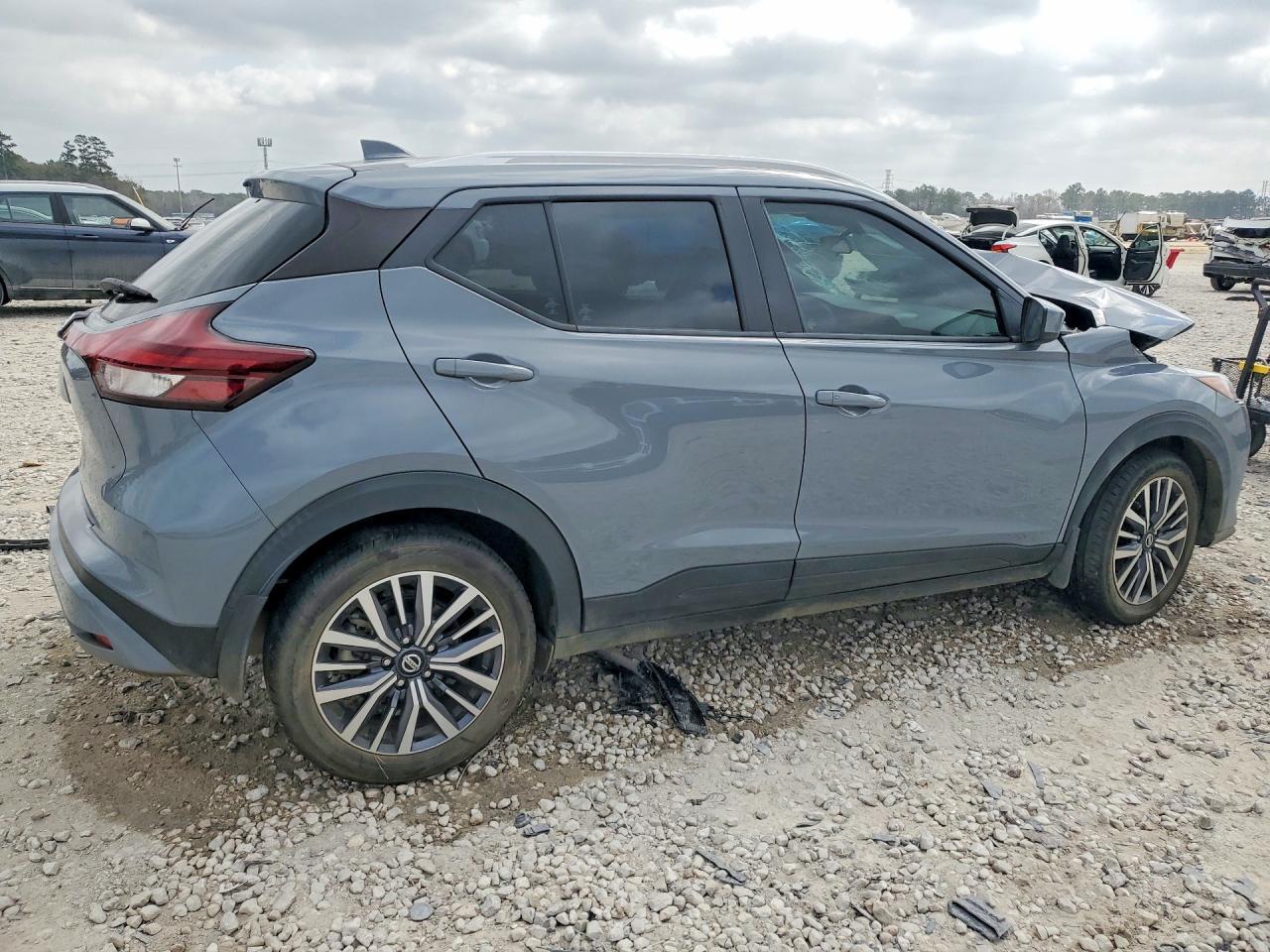 2021 Nissan Kicks Sv - zdjęcie 3
