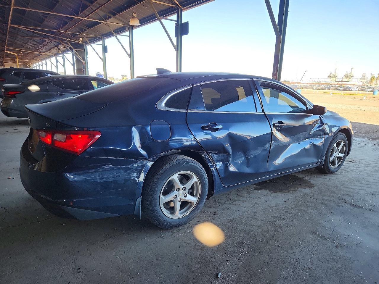 2016 Chevrolet Malibu Ls - zdjęcie 3