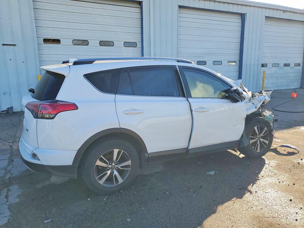 2018 Toyota Rav4 Xle - zdjęcie 3