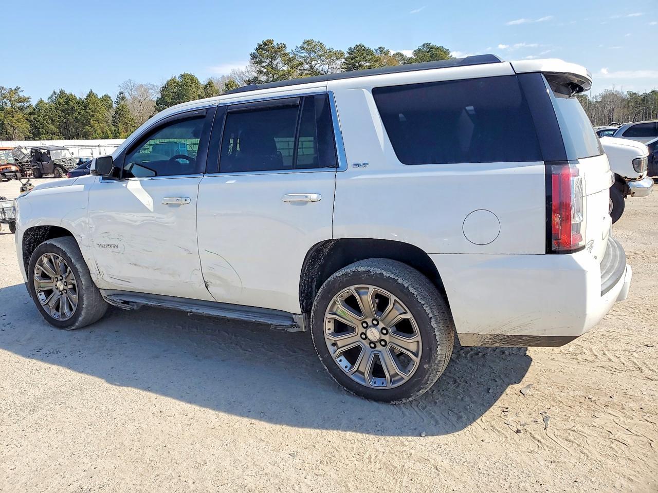 2015 GMC Yukon Slt - zdjęcie 2