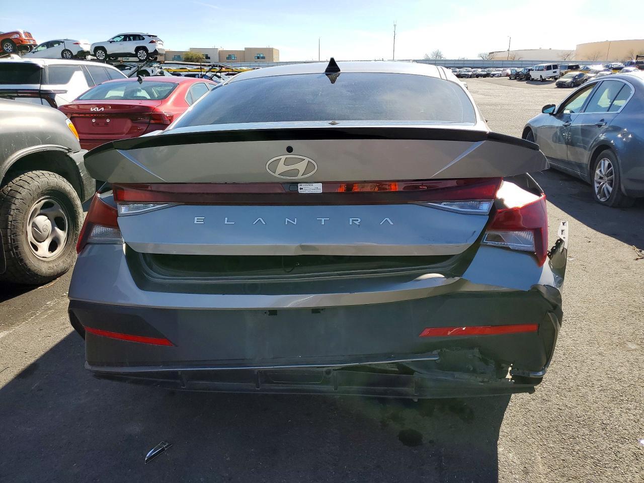 2025 Hyundai Elantra Sel Sport - zdjęcie 6
