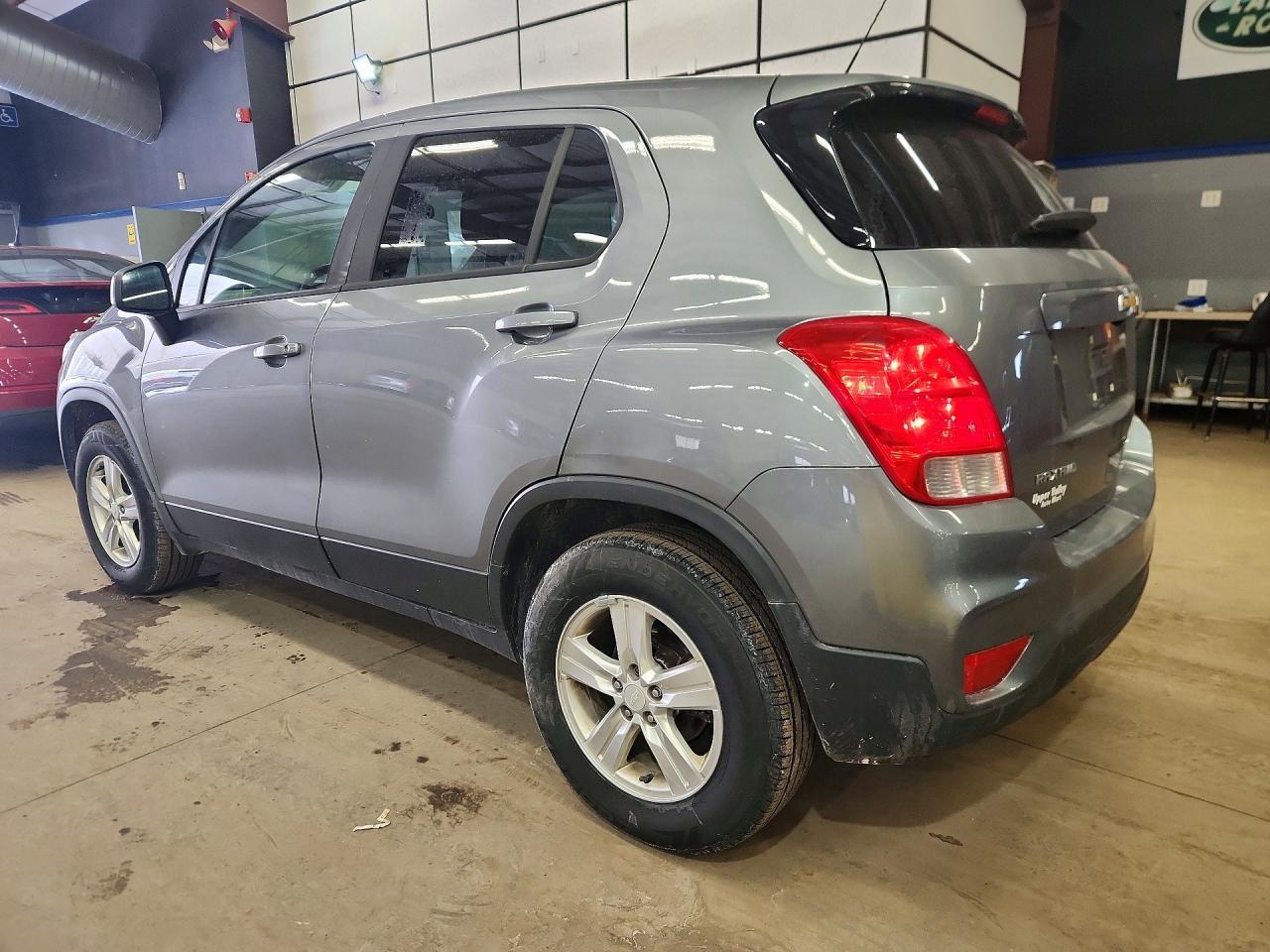 2020 Chevrolet Trax Ls - zdjęcie 2