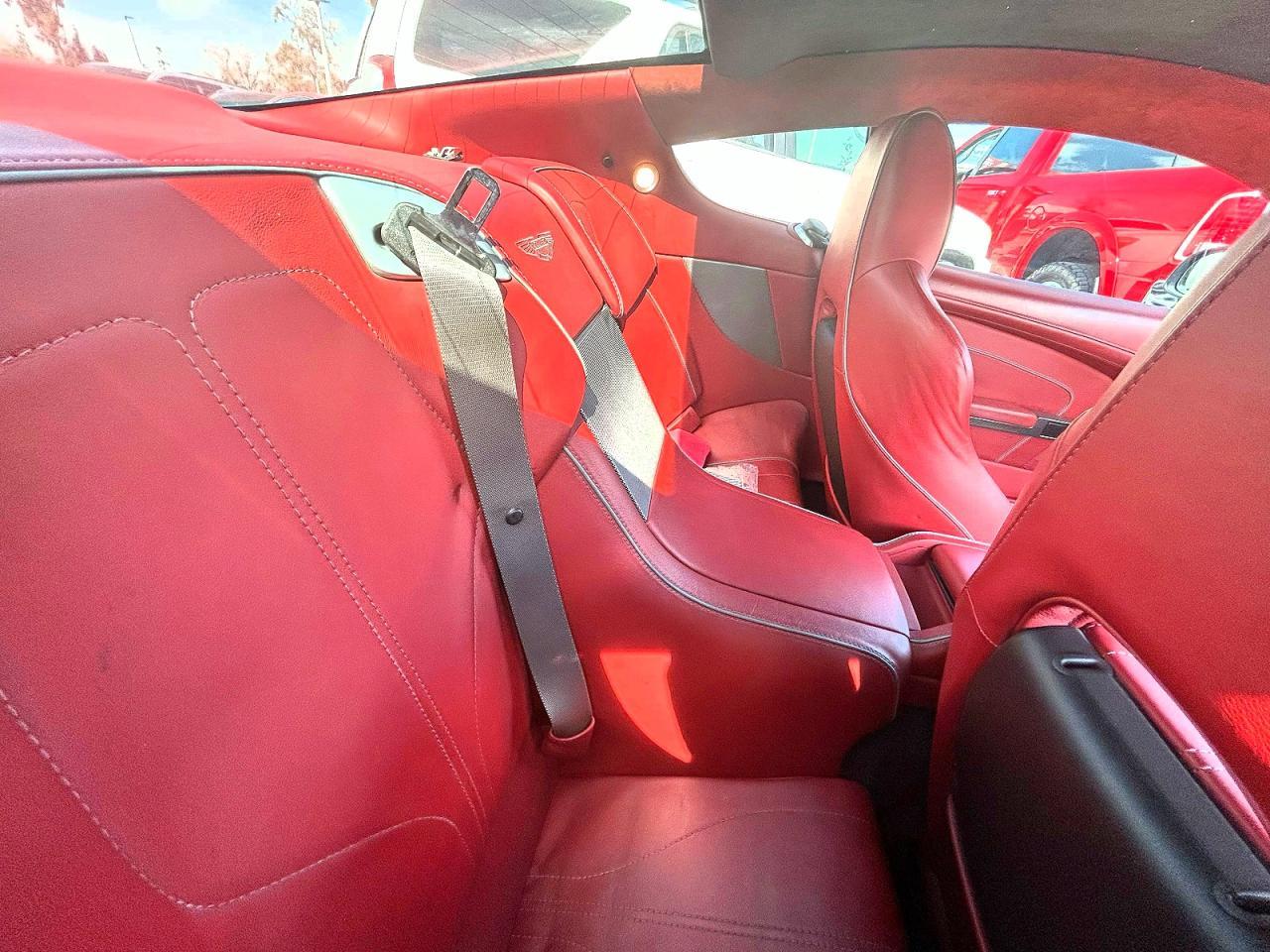 2014 Aston Martin Db9 - zdjęcie 6