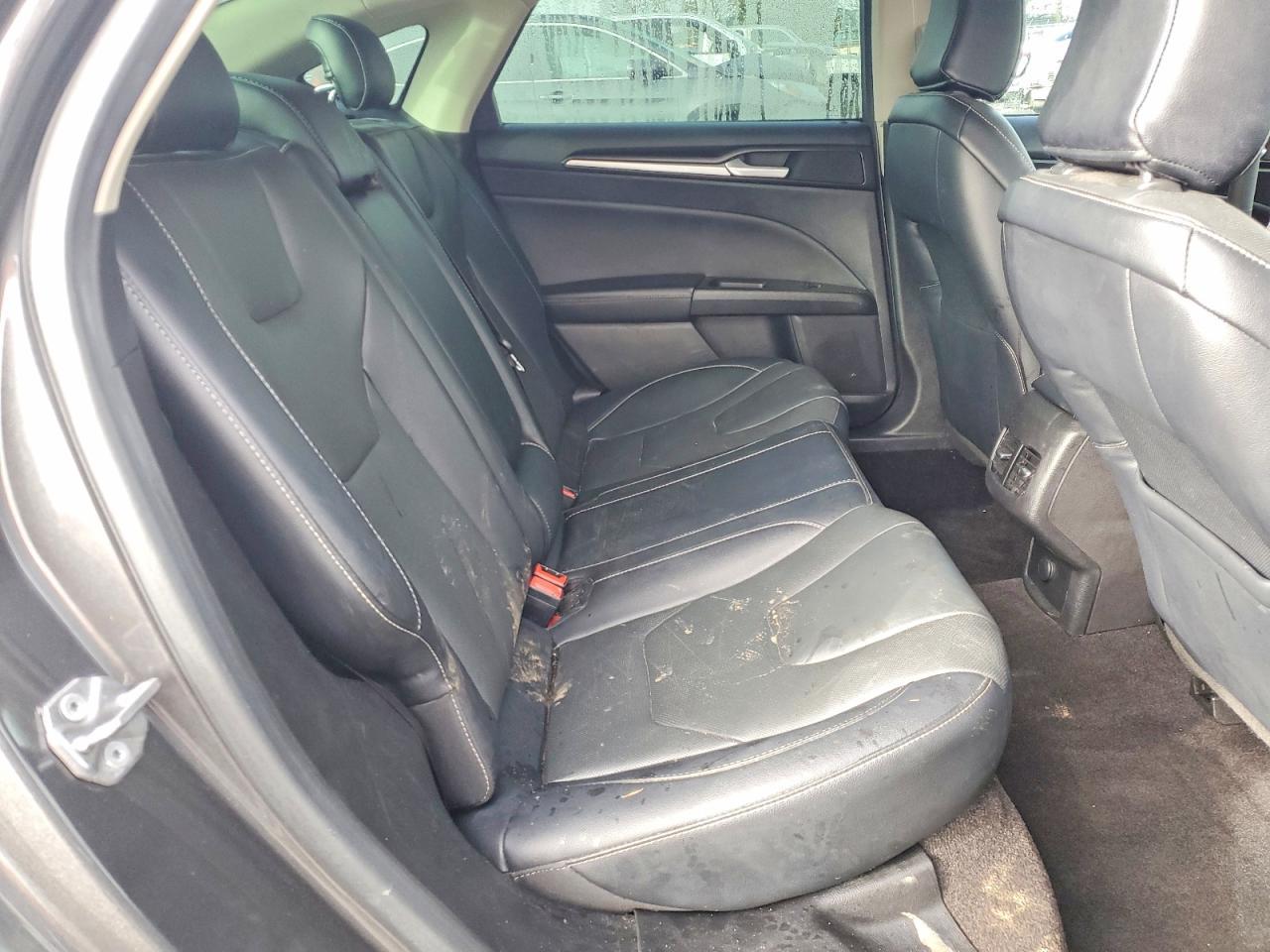 2020 Ford Fusion Titanium - zdjęcie 10