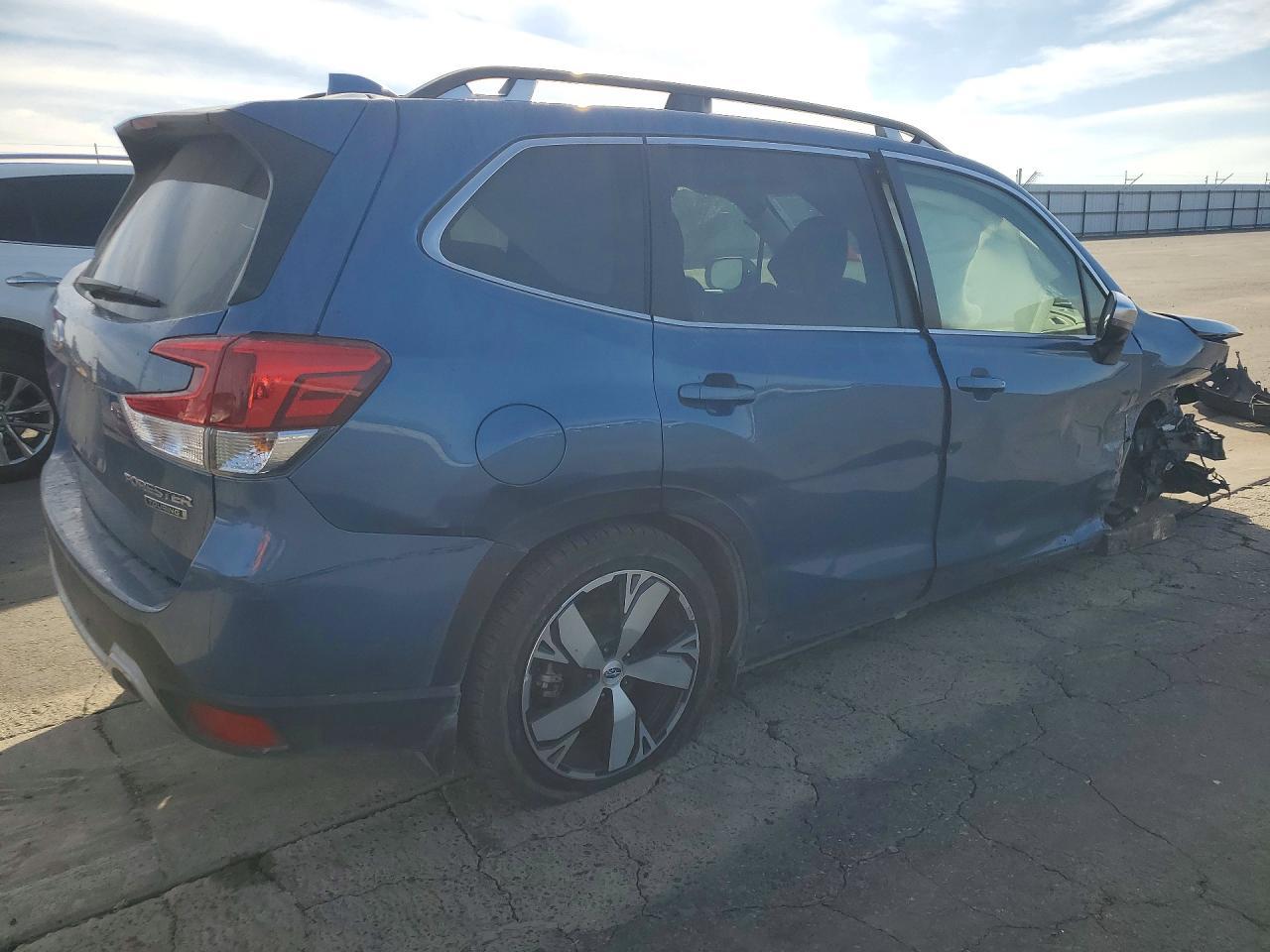 2021 Subaru Forester Touring - zdjęcie 3