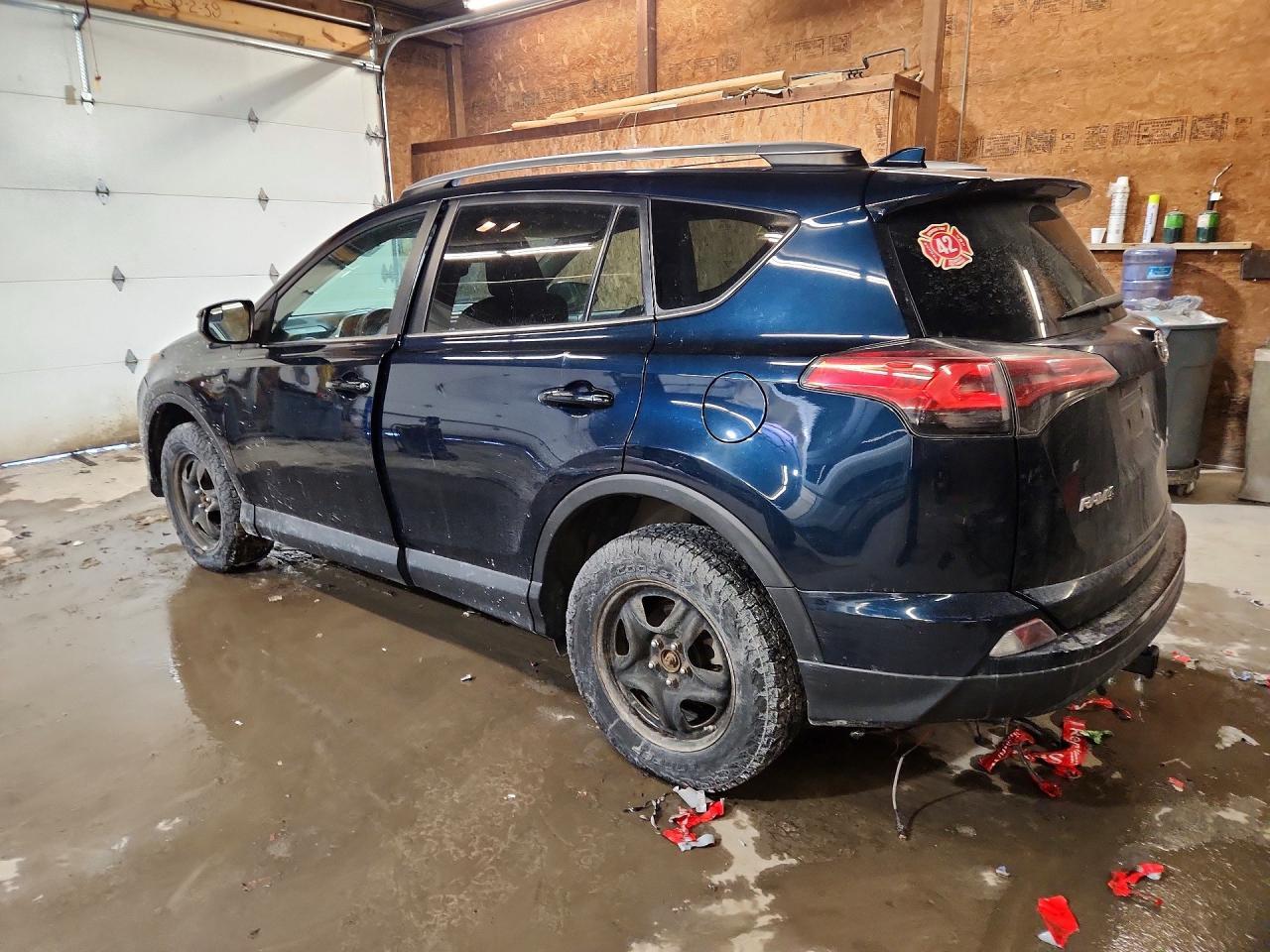 2017 Toyota Rav4 Le - zdjęcie 2