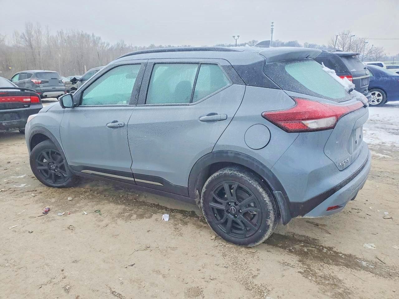 2024 Nissan Kicks Sr - zdjęcie 2