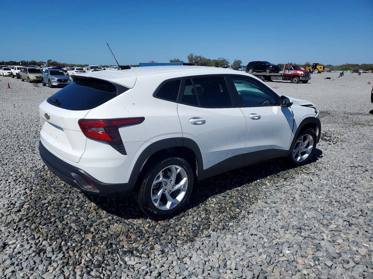 2024 Chevrolet Trax Ls - zdjęcie 3