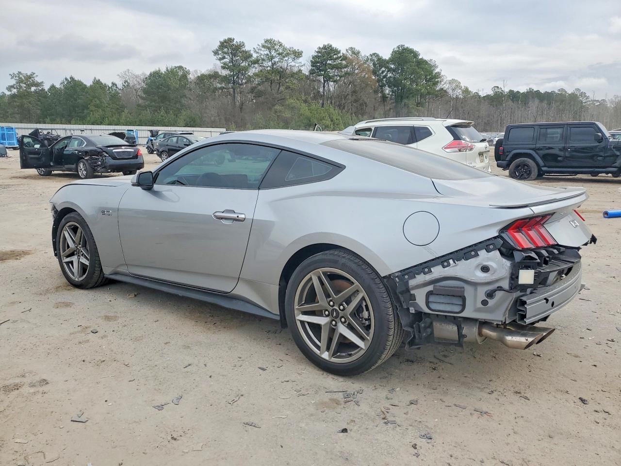 2024 Ford Mustang Gt - zdjęcie 2