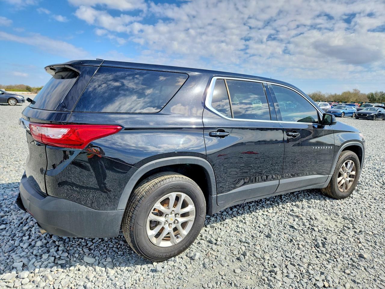 2018 Chevrolet Traverse Ls - zdjęcie 3