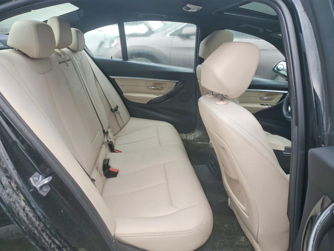 2017 BMW 330 Xi - zdjęcie 10