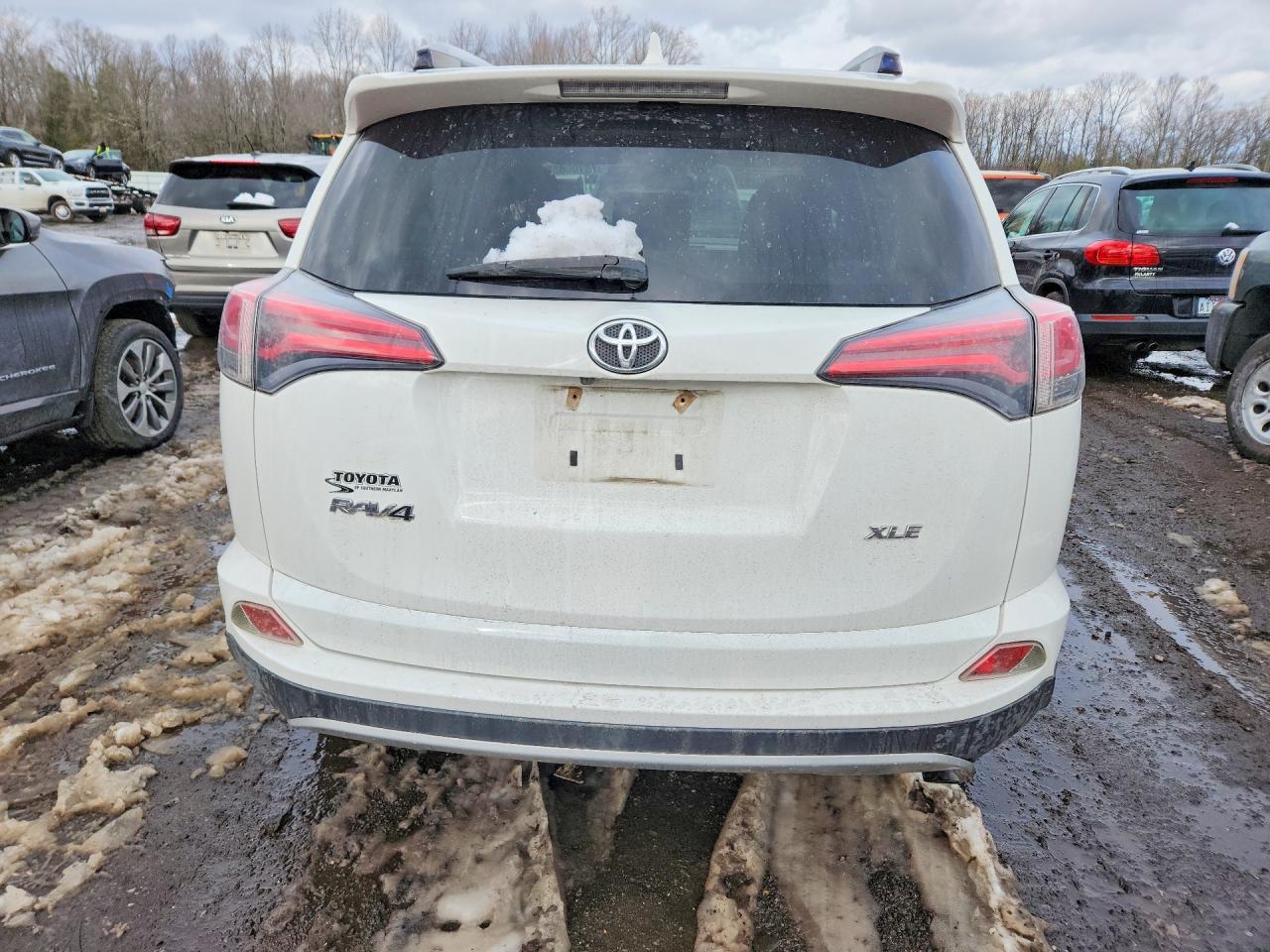 2016 Toyota Rav4 Xle - zdjęcie 6