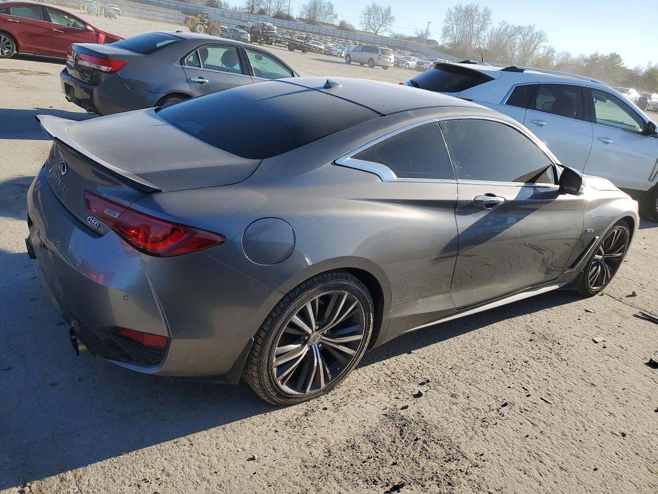 2017 Infiniti Q60 Premium - zdjęcie 3