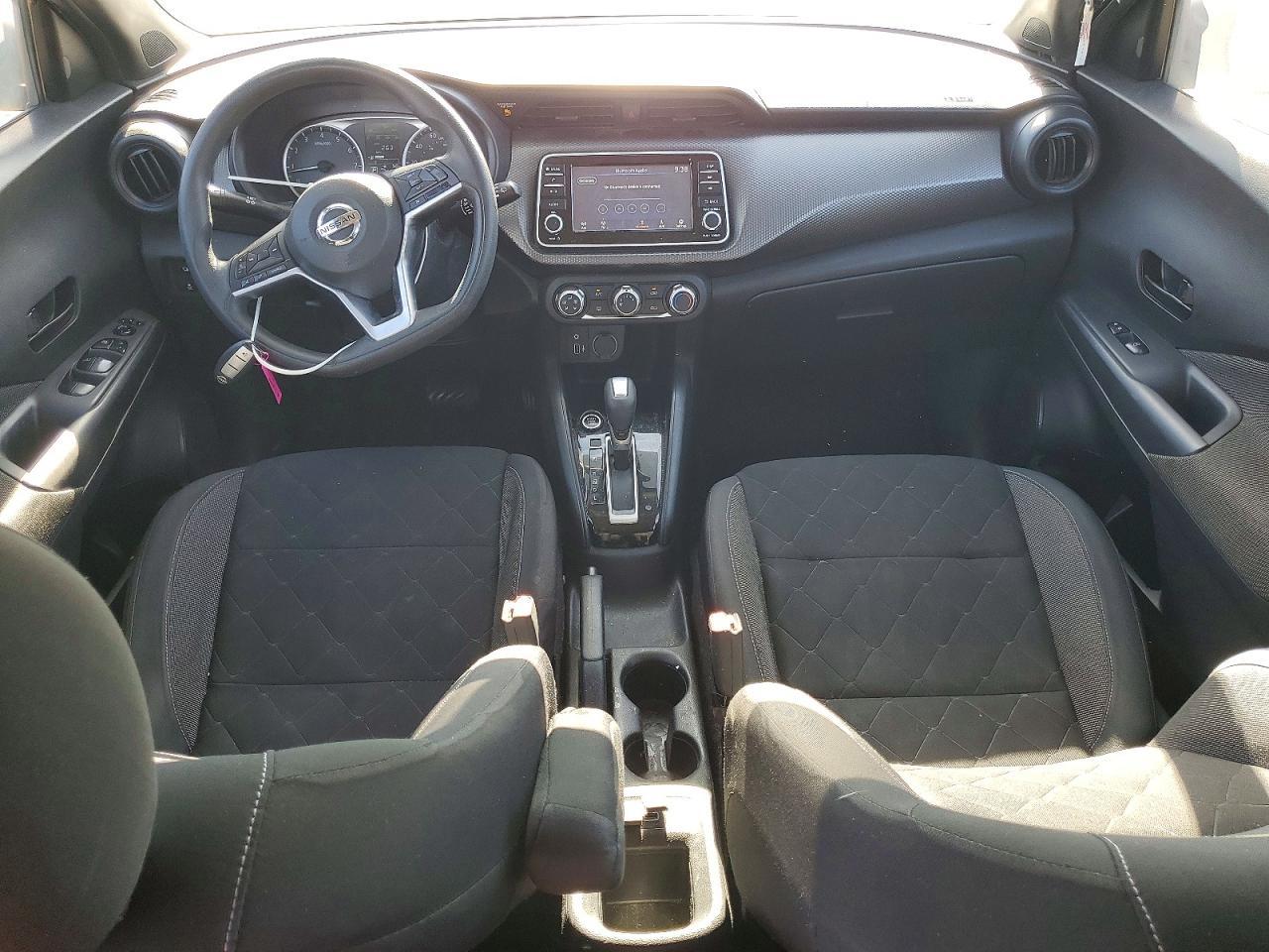 2020 Nissan Kicks S - zdjęcie 8