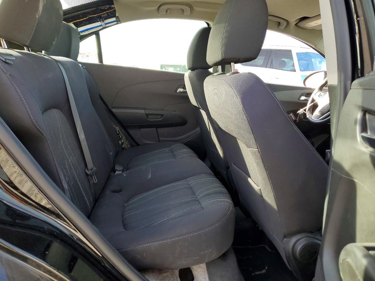 2020 Chevrolet Sonic Lt - zdjęcie 10