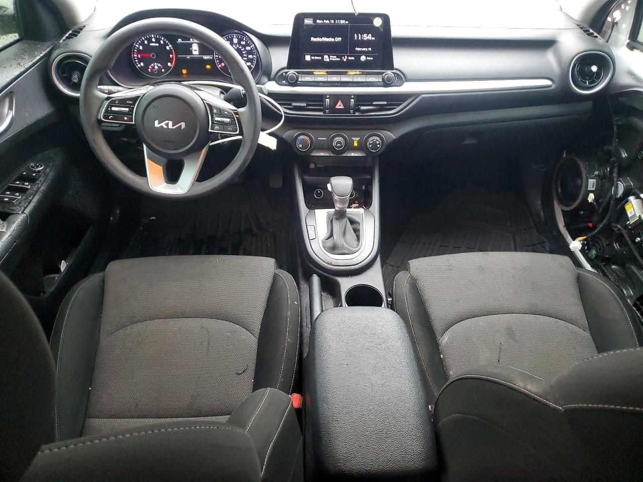 2022 Kia Forte Fe - zdjęcie 8