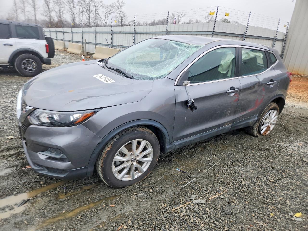 2021 Nissan Rogue Sport S - zdjęcie główne