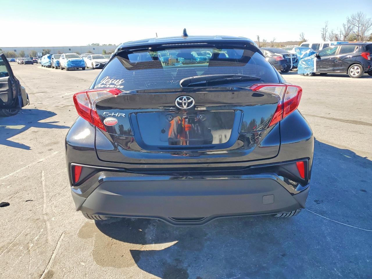 2020 Toyota C-Hr Le - zdjęcie 6