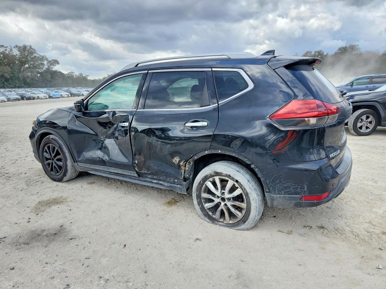 2019 Nissan Rogue Sv - zdjęcie 2