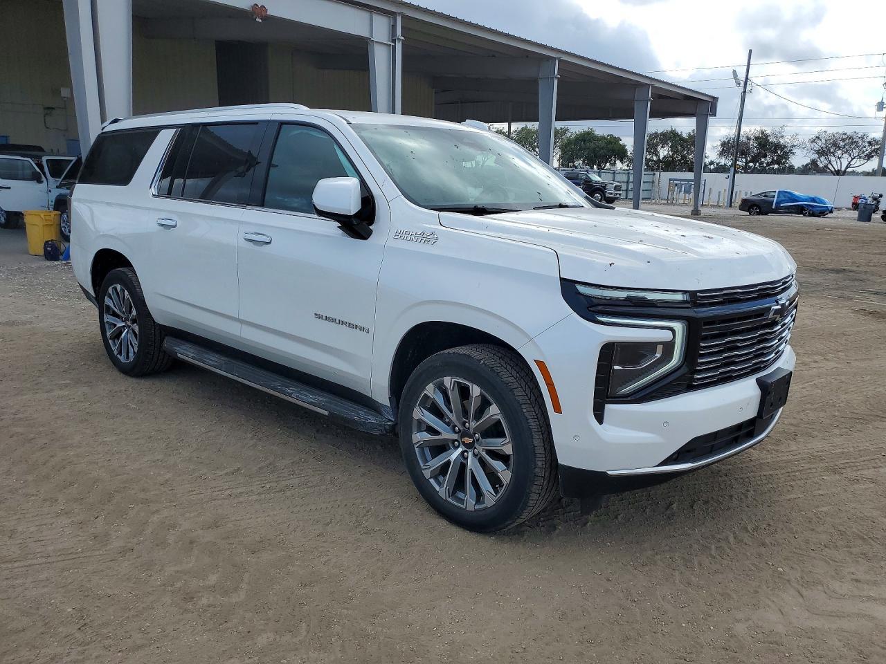 2025 Chevrolet Suburban K1500 High Country - zdjęcie 4