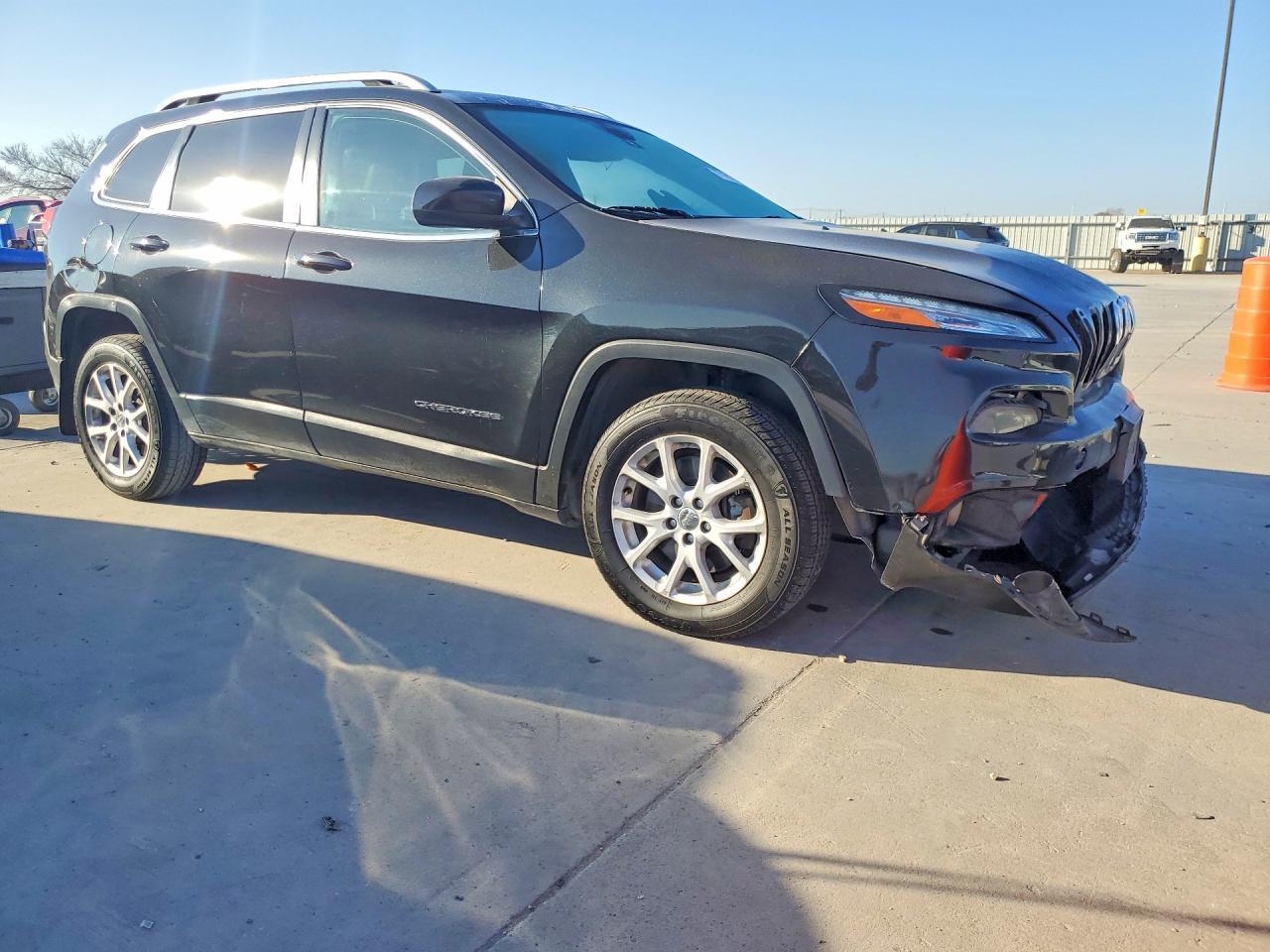 2016 Jeep Cherokee Latitude - zdjęcie 4
