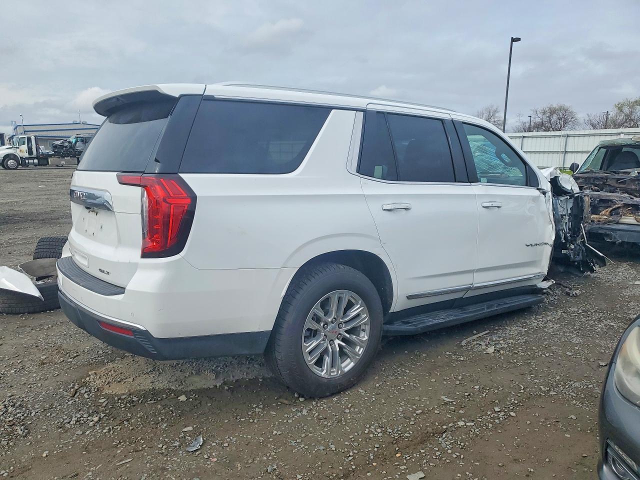 2023 GMC Yukon Slt - zdjęcie 3