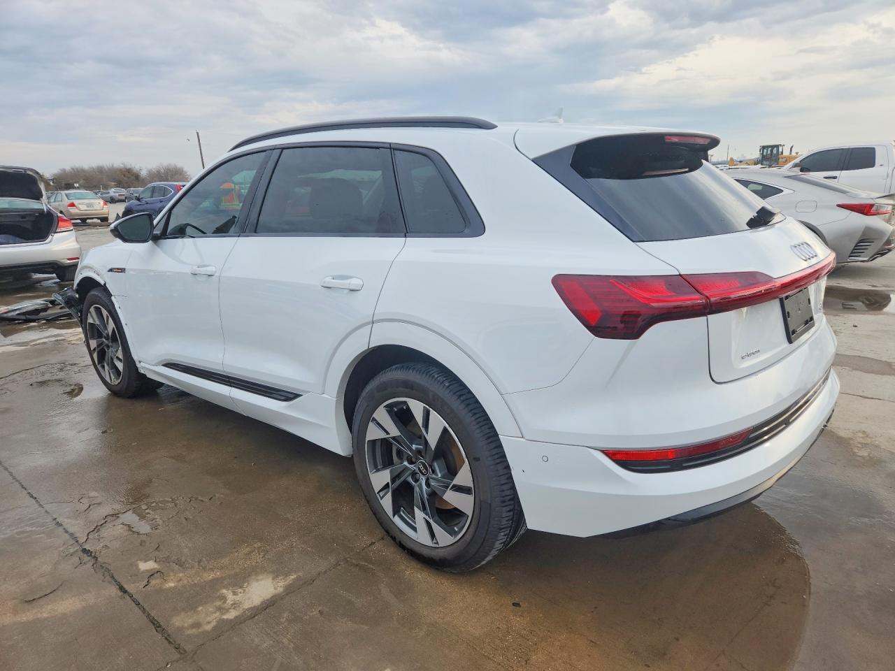 2021 Audi E-Tron Premium - zdjęcie 2