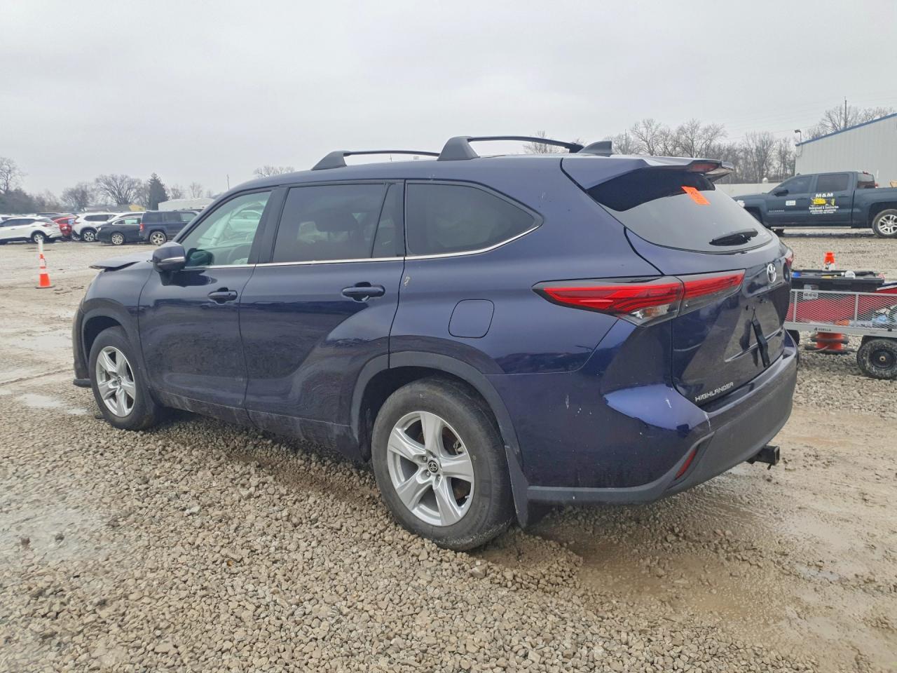 2022 Toyota Highlander L - zdjęcie 2