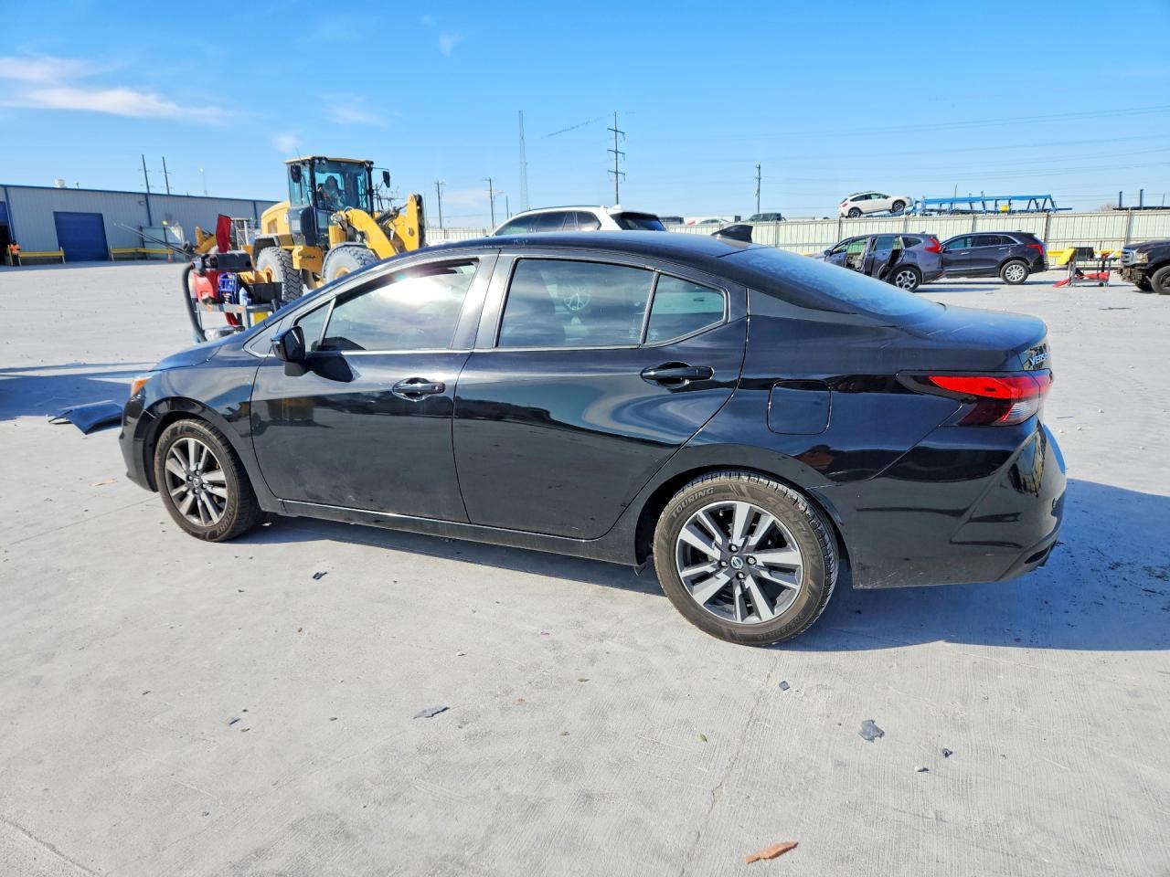 2020 Nissan Versa Sv - zdjęcie 2
