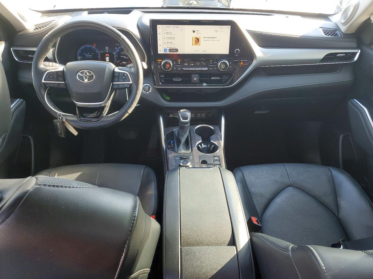 2023 Toyota Highlander L - zdjęcie 8