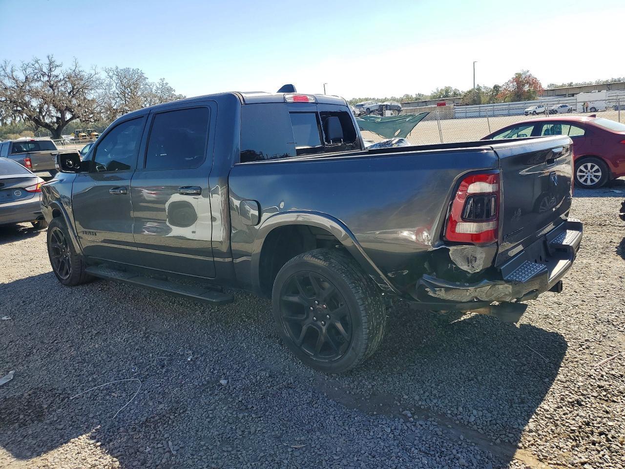 2020 Ram 1500 Laramie - zdjęcie 2