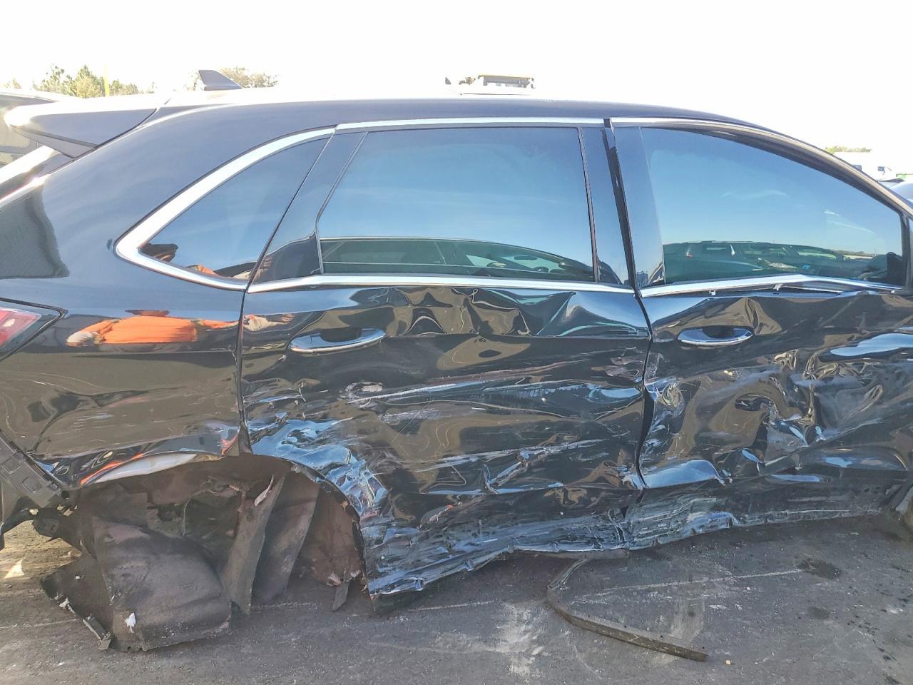 2022 Ford Edge Titanium - zdjęcie 11