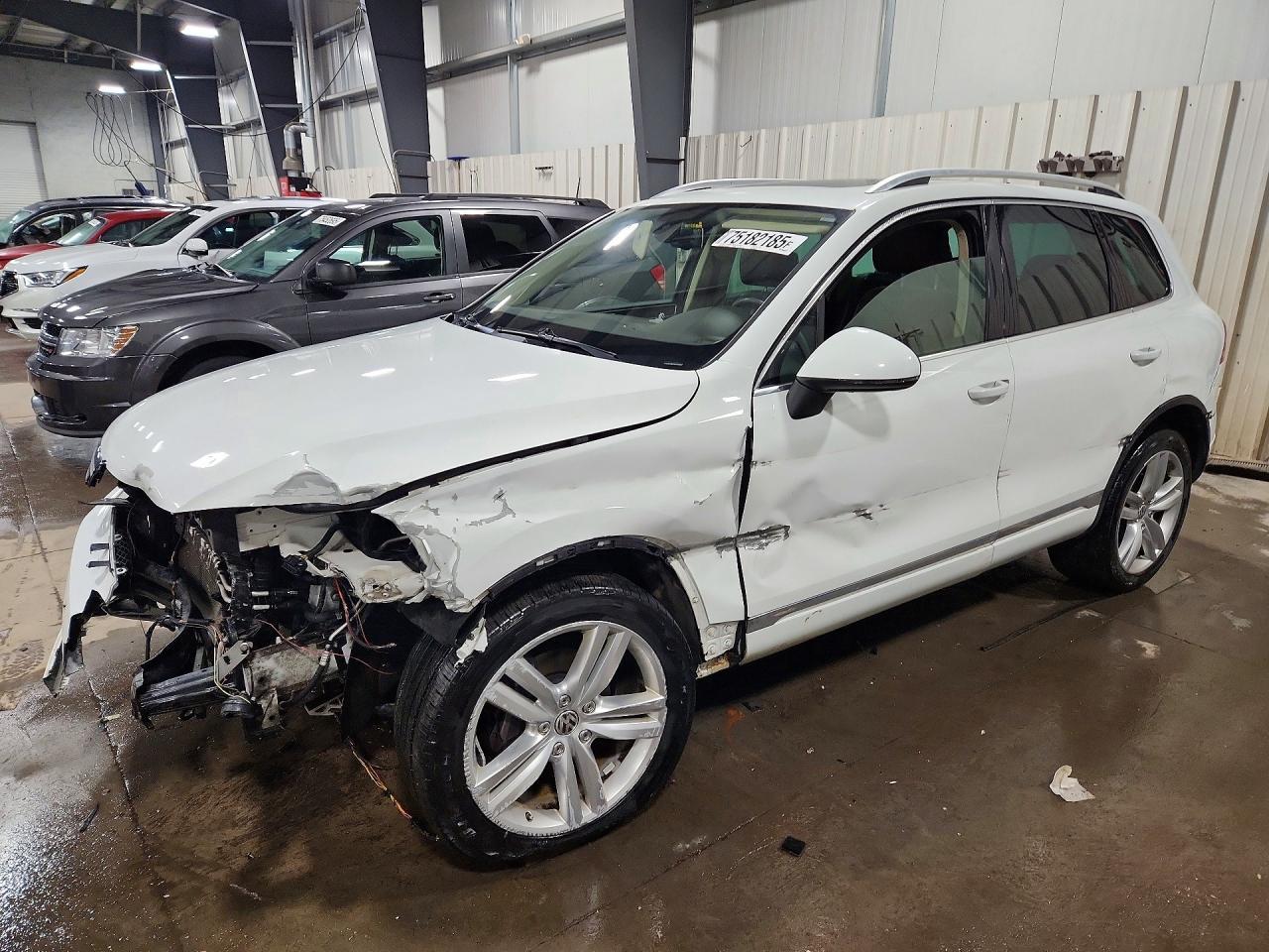 2014 Volkswagen Touareg V6 - zdjęcie główne