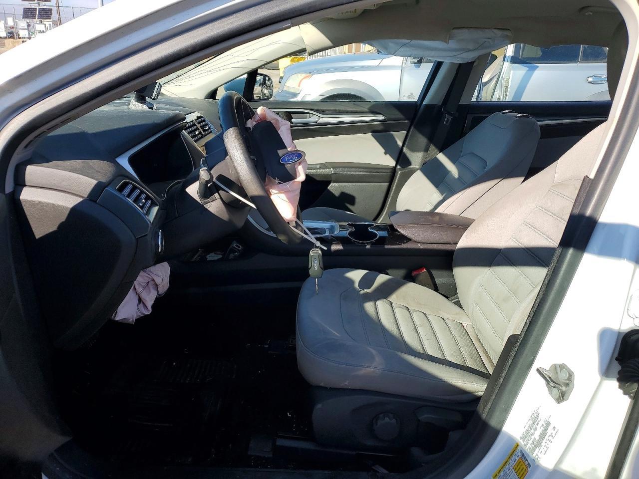 2014 Ford Fusion S - zdjęcie 7