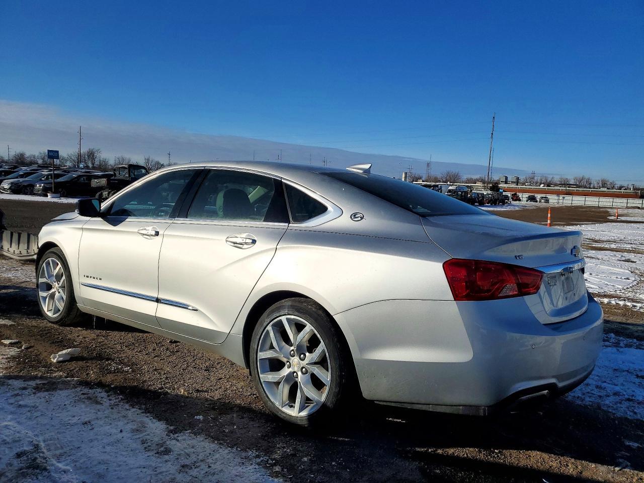 2017 Chevrolet Impala Premier - zdjęcie 2